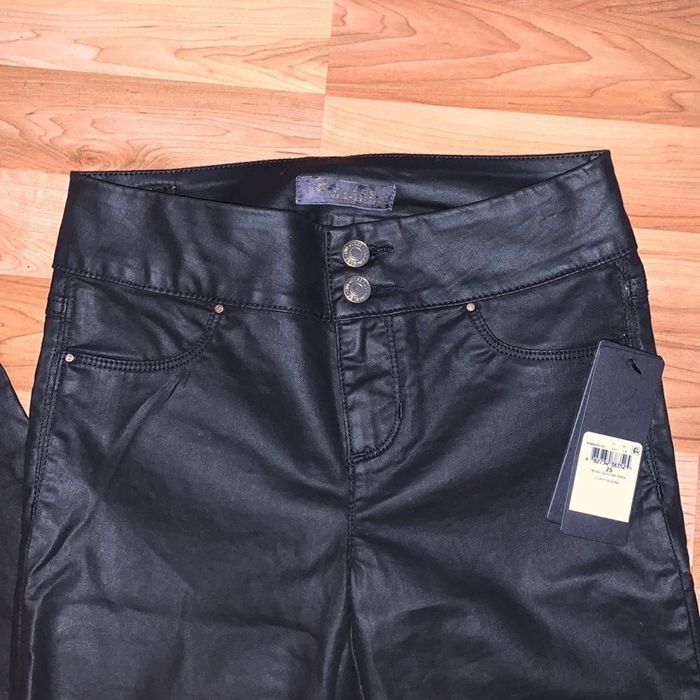 Guess | Curvy Faux Leather Jeggings Size 25 - Picture 4 of 8